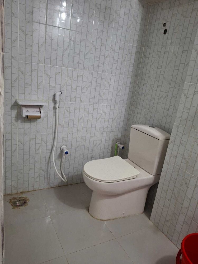 Hotel Dhanmondi Family Double Room 4