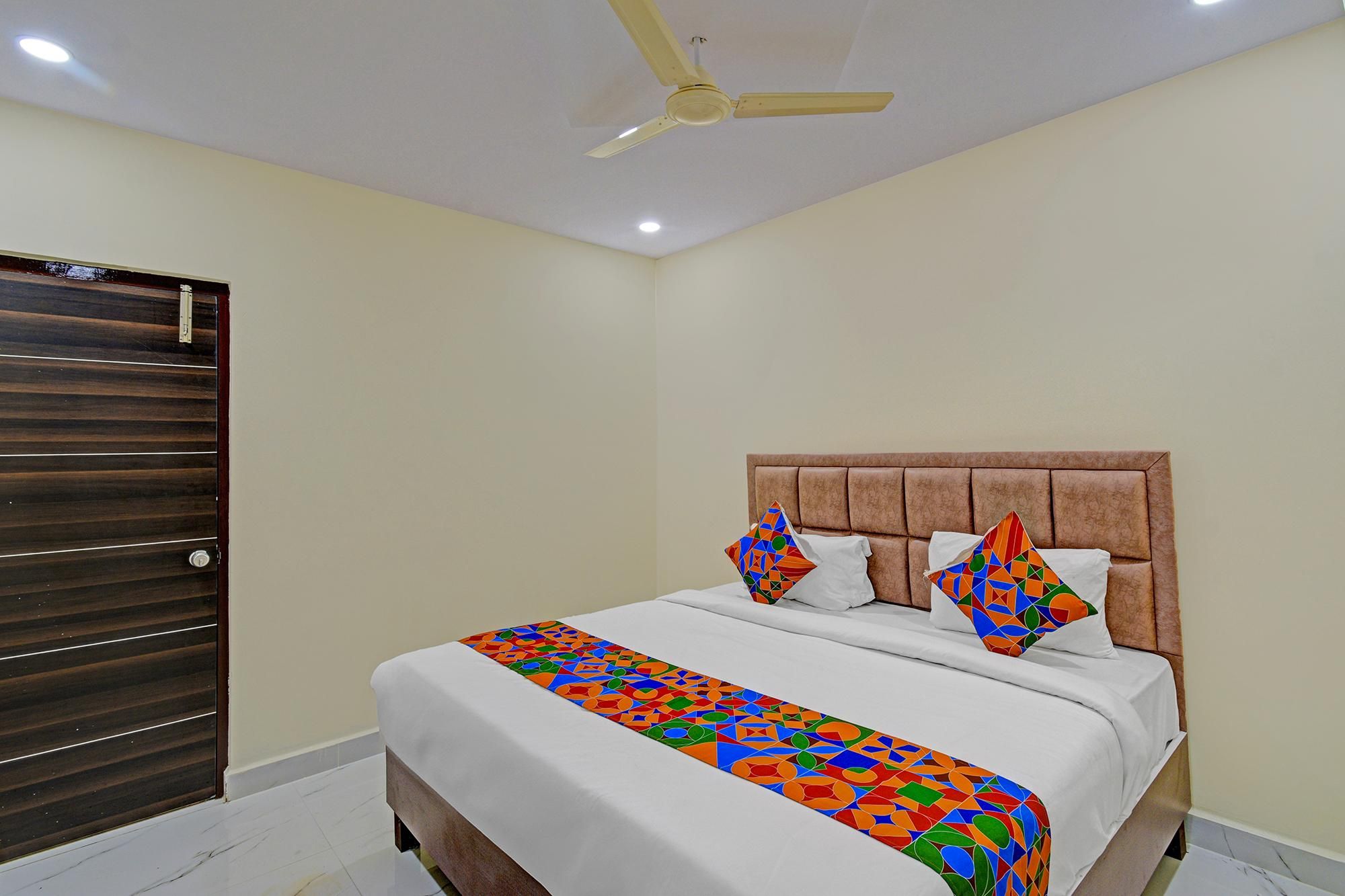 Fabhotel Srikara Grand Luxury Rooms Deluxe Room 3