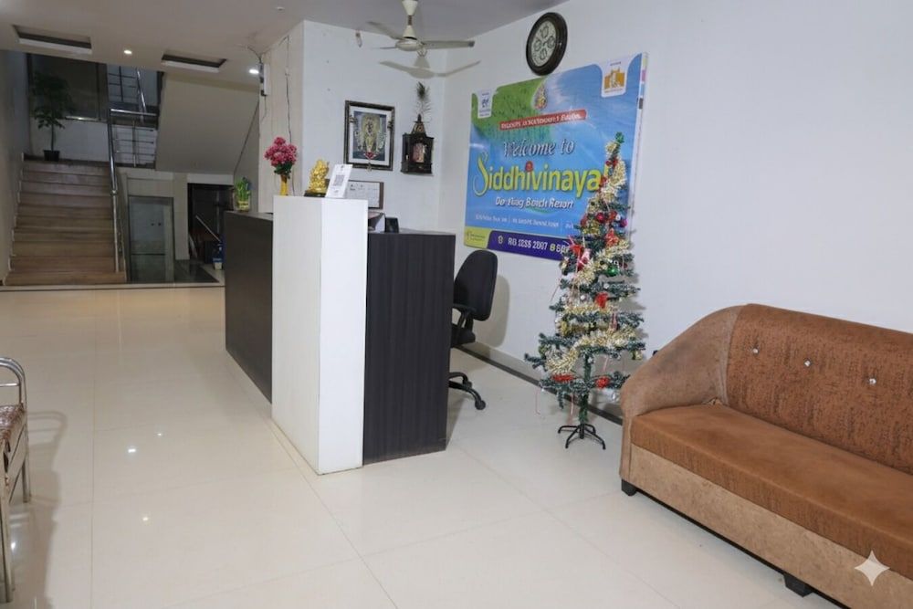 Sidhivinayak Resort Devbag Sangam Beach