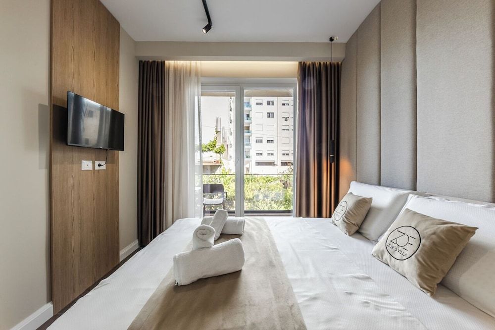 Zoe's Villa by PS Comfort Studio, Balcony, Garden View 7