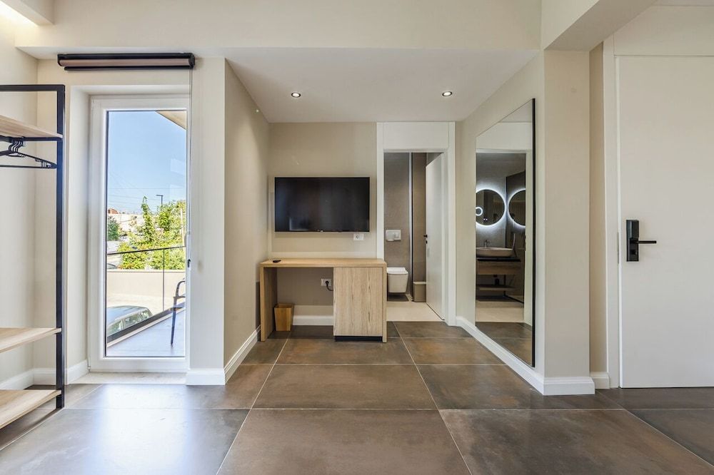 Zoe's Villa by PS Superior Suite, Balcony, Garden View 10