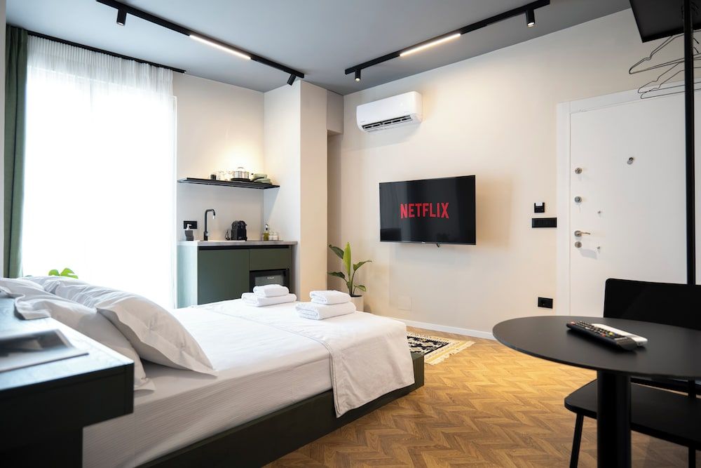 Muz Studios Classic Studio, City View 5