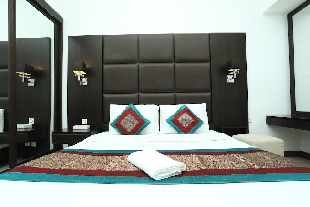 LandwaySuite Deluxe Double Room, City View 2