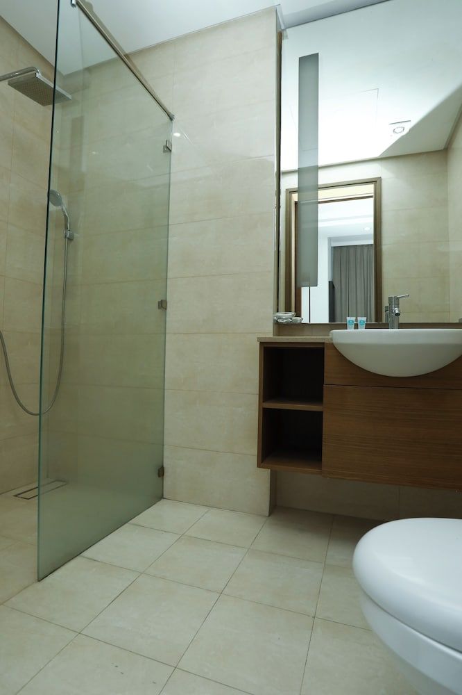 LandwaySuite Deluxe Double Room, City View 13