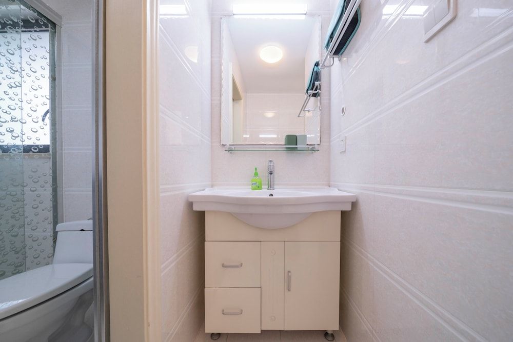Tyms Modern 2BR APT Xujiahui Dacheng Superior Apartment, 2 Bedrooms, Kitchen, City View 14