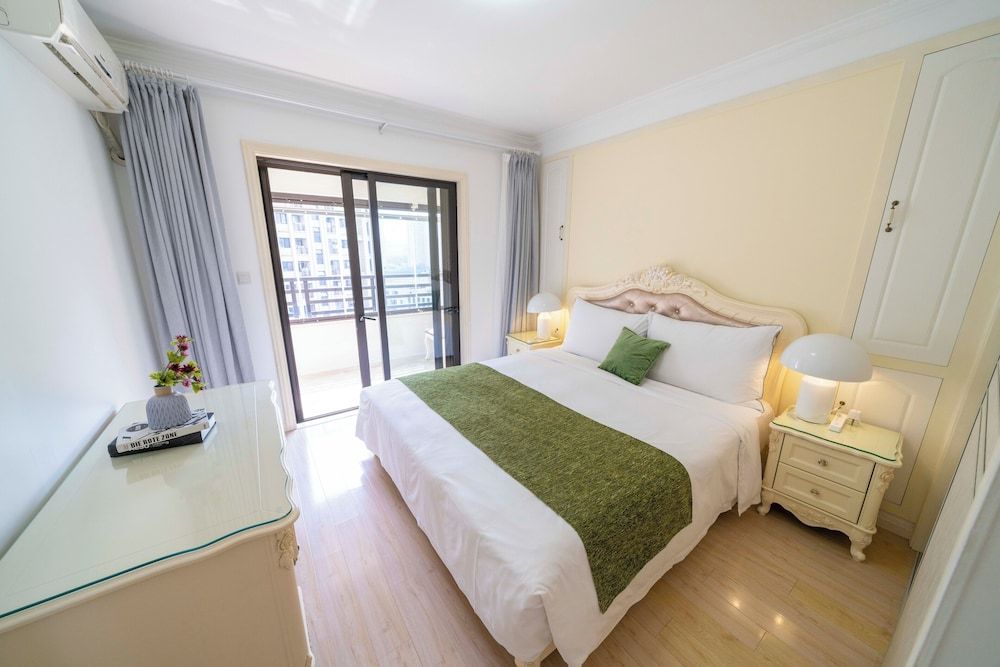 Tyms Modern 2BR APT Xujiahui Dacheng Superior Apartment, 2 Bedrooms, Kitchen, City View 9