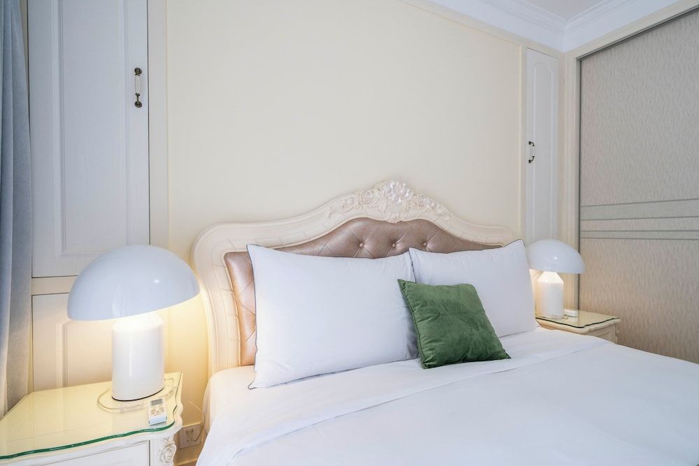 Tyms Modern 2BR APT Xujiahui Dacheng Superior Apartment, 2 Bedrooms, Kitchen, City View 7