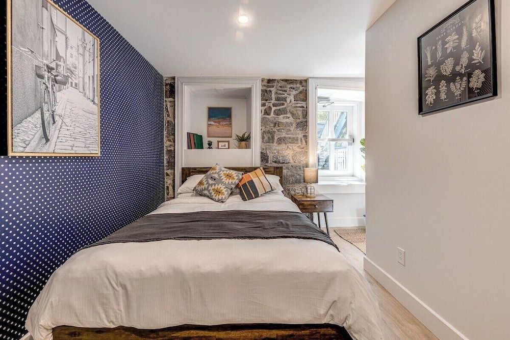 Beautiful Vieux Quebec 2 Bed Apt Comfort Apartment, Patio