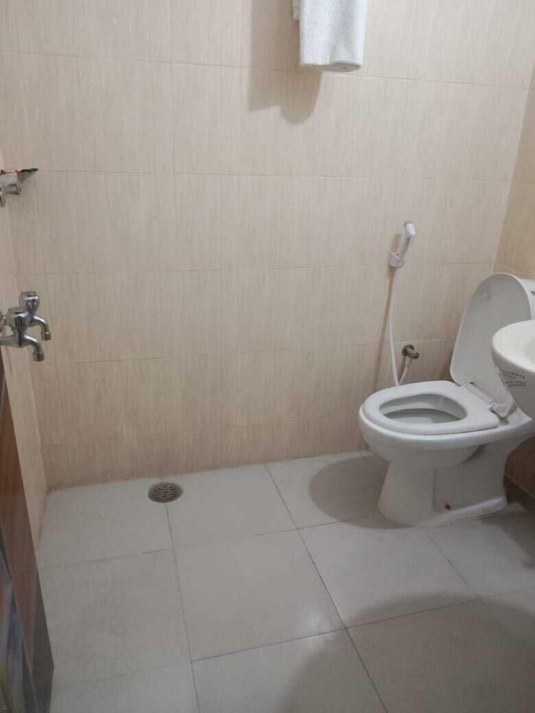 HOTEL GOLDEN BIRD Superior Triple Room, City View 2