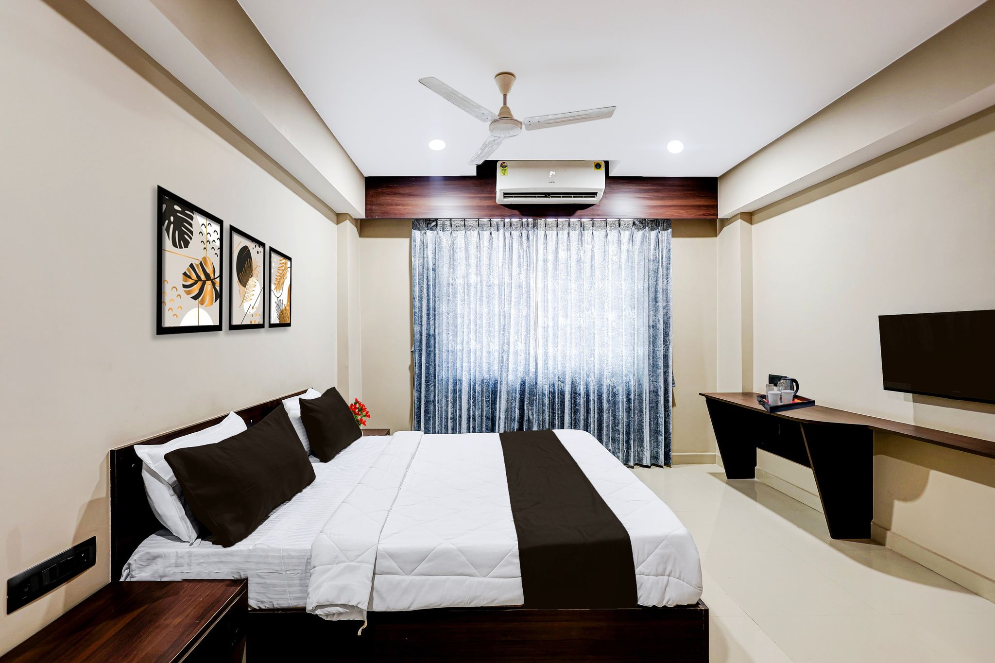 Deluxe with Twin Bed