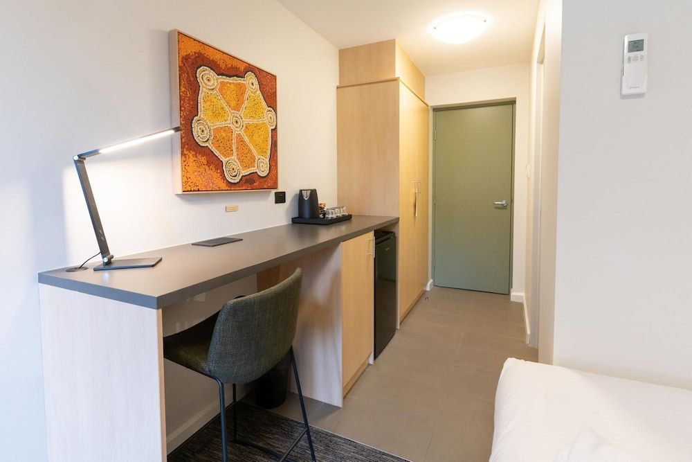 Mill Hotel Milperra Panania Signature King Room 5