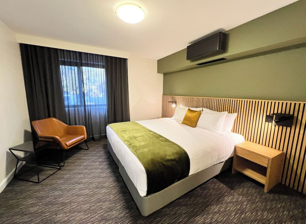 Mill Hotel Milperra Panania