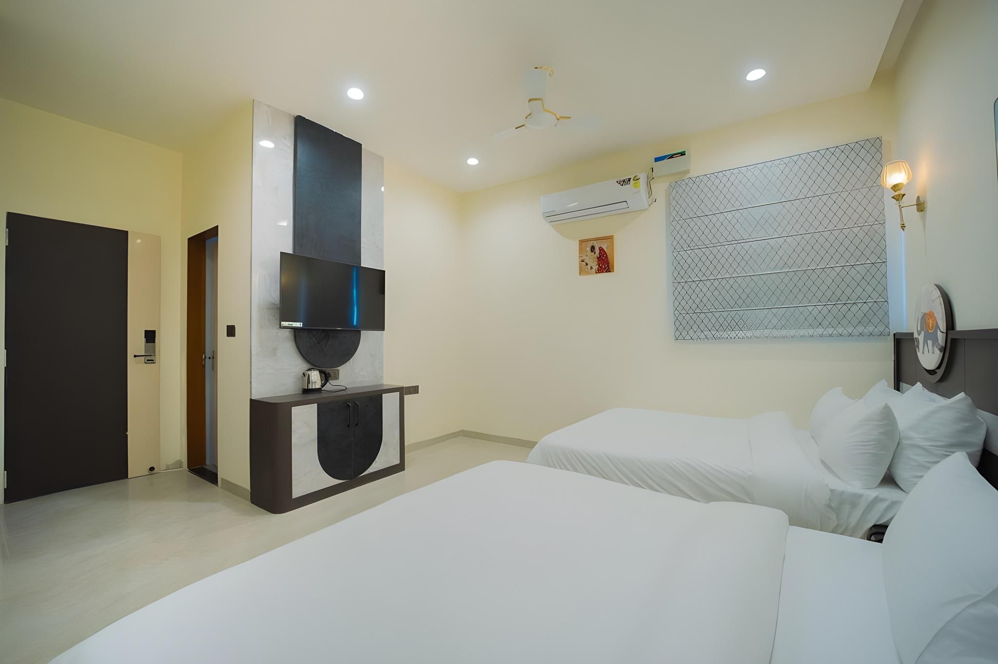 Hotel Shyam Dwar Family Suite 3