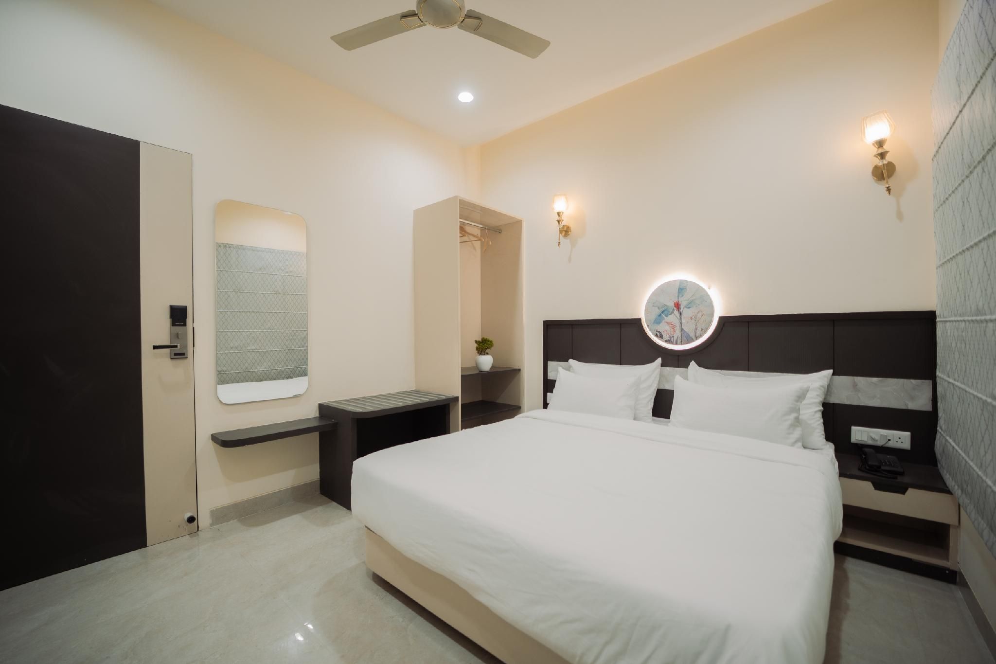 Hotel Shyam Dwar Deluxe 2