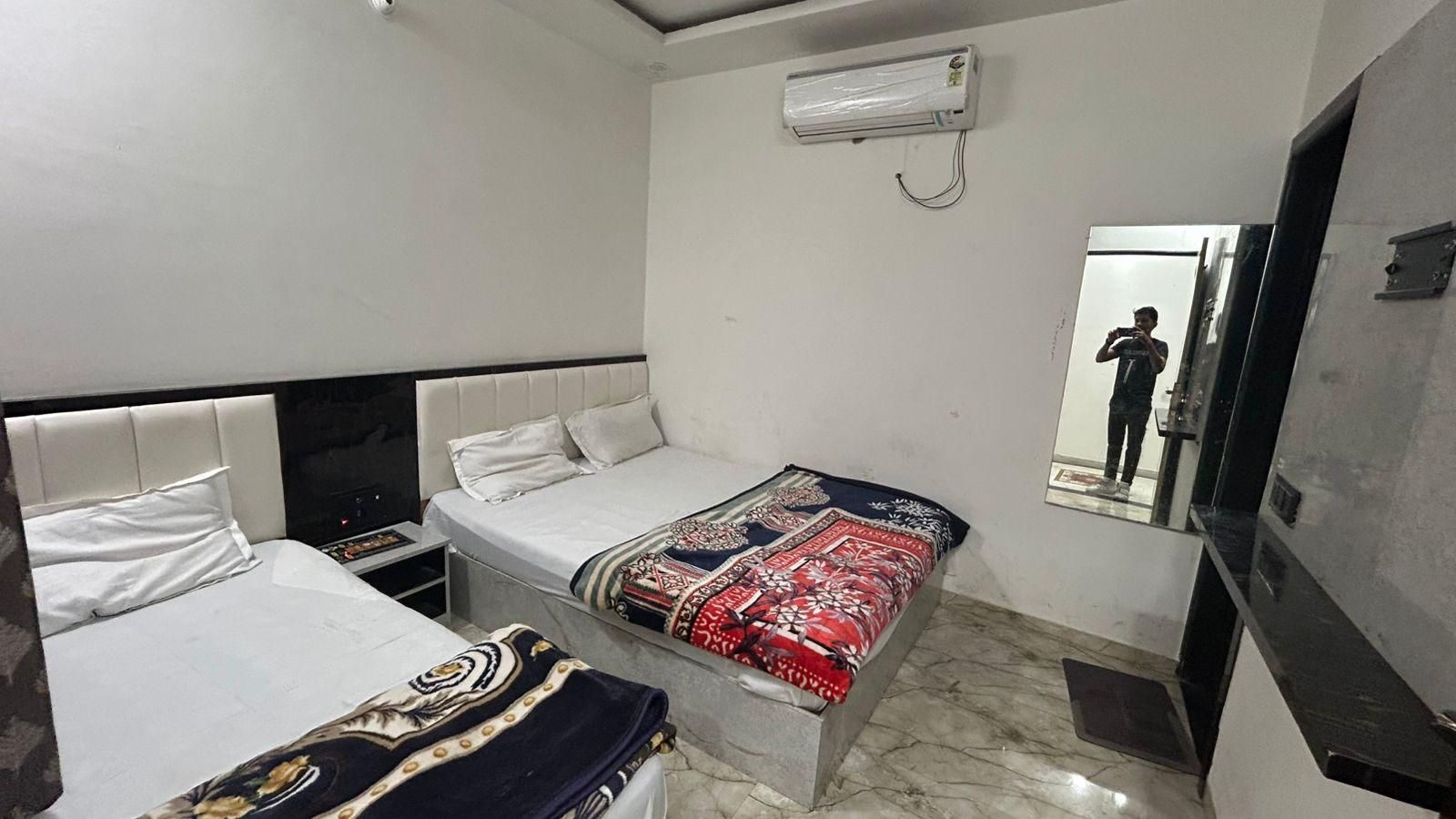 R.K Hotel & Restaurant Family Air Conditioning 2