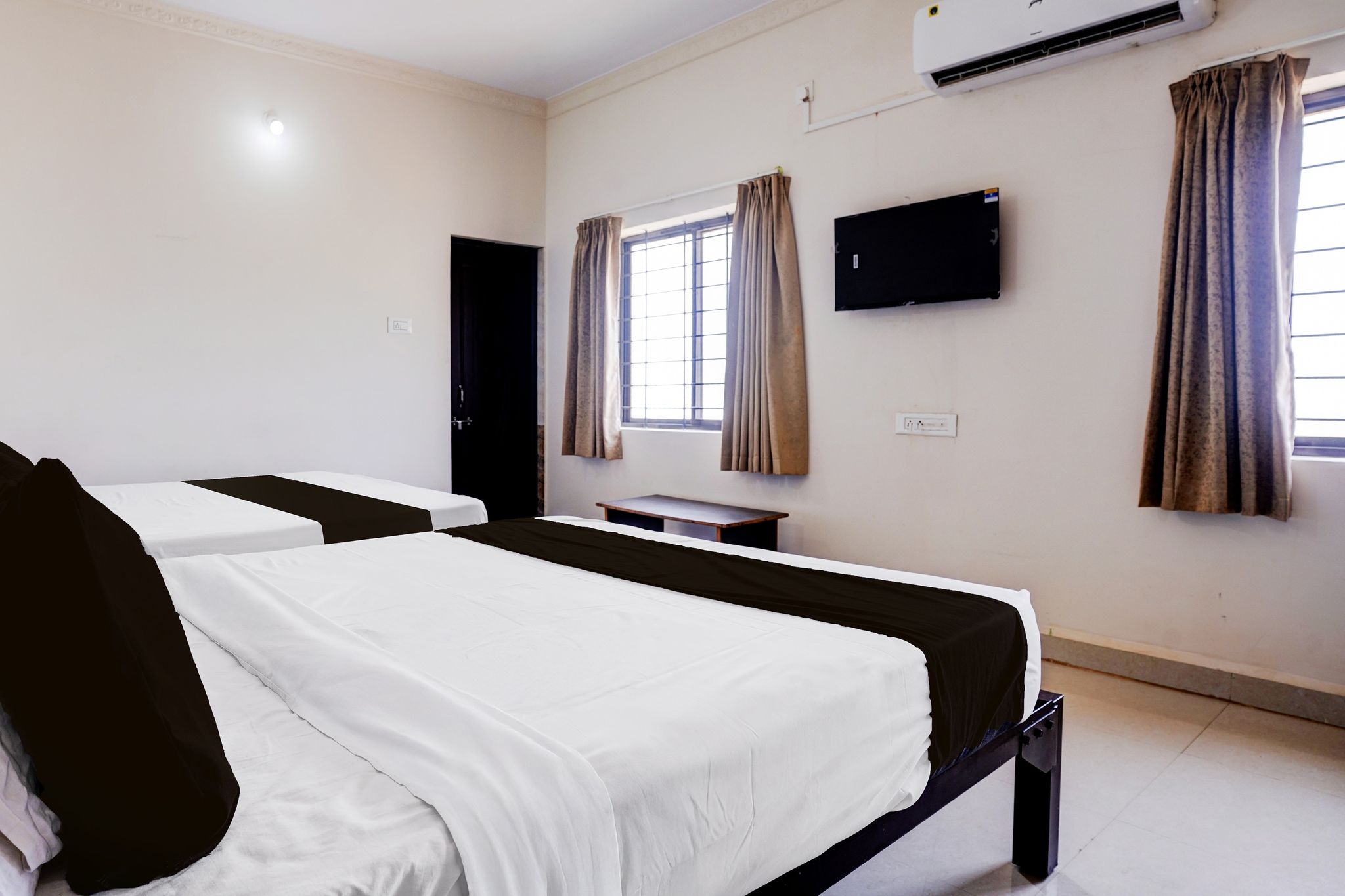 Collection O Sunset Point PB Road Dharwad Formerly Crystal Resort CLASSIC 12