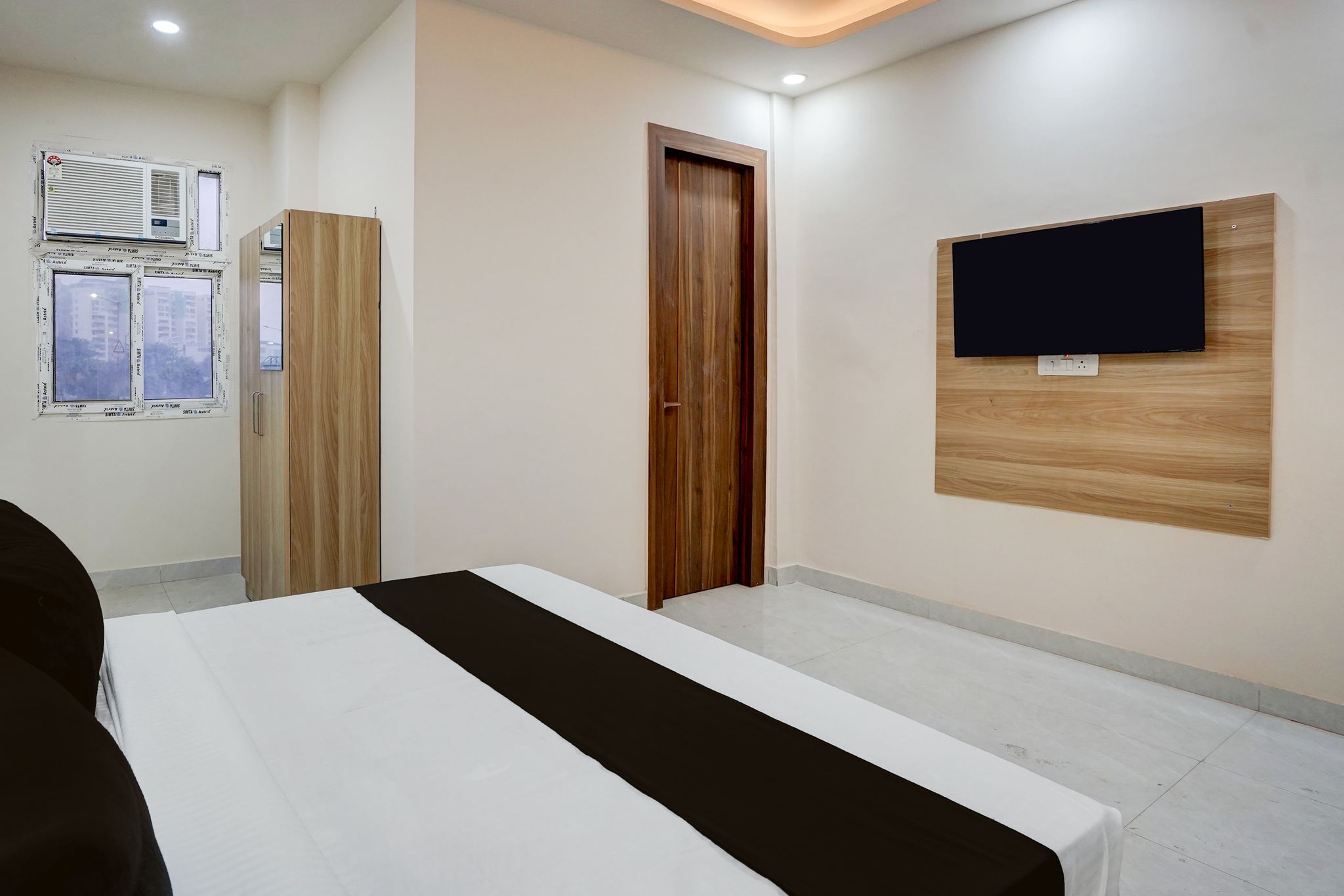 Super Hotel O Delhi Meerut Expressway Makanpur Formerly Crystal 24 CLASSIC 3