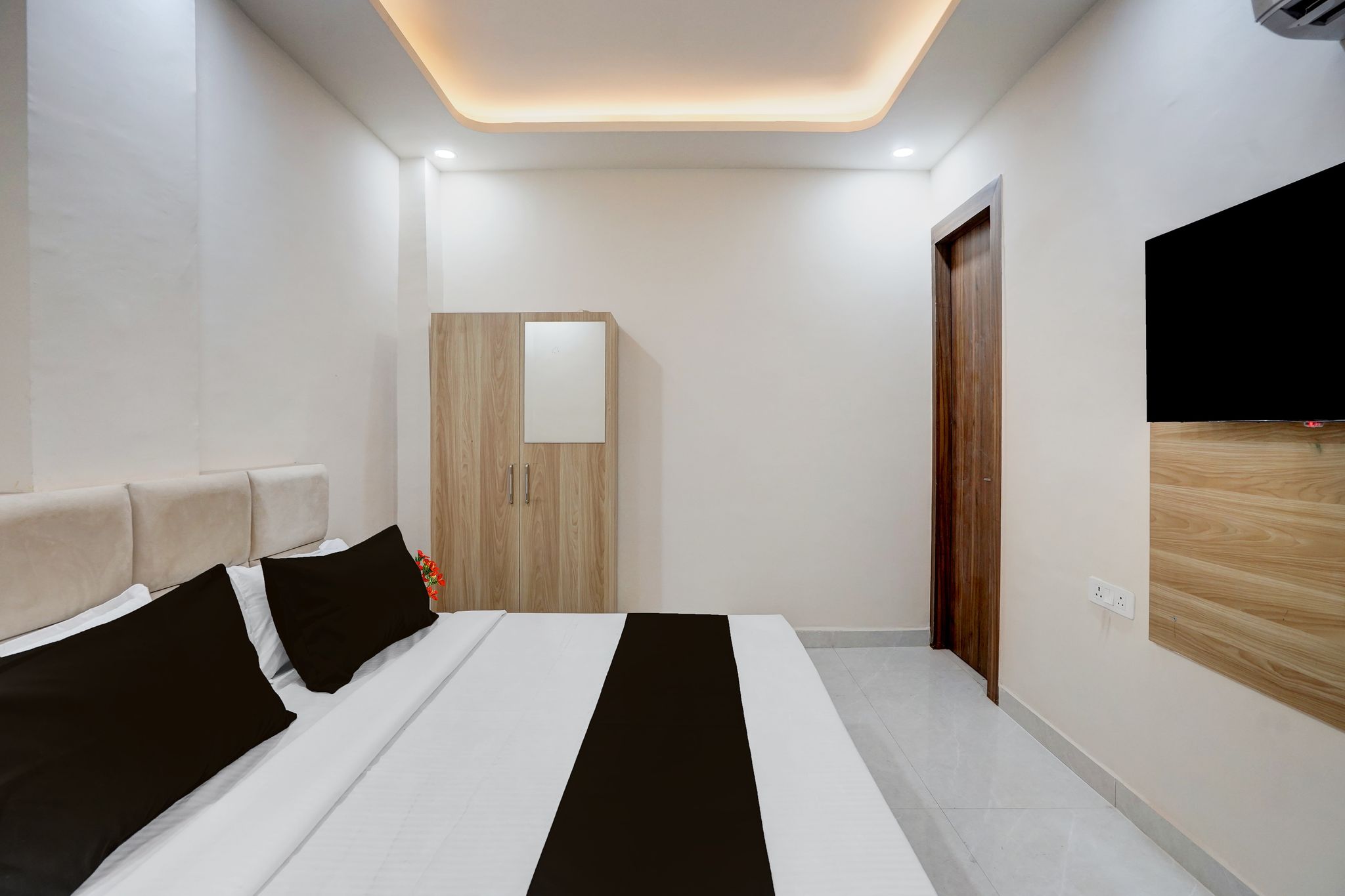 Super Hotel O Delhi Meerut Expressway Makanpur Formerly Crystal 24 CLASSIC 15