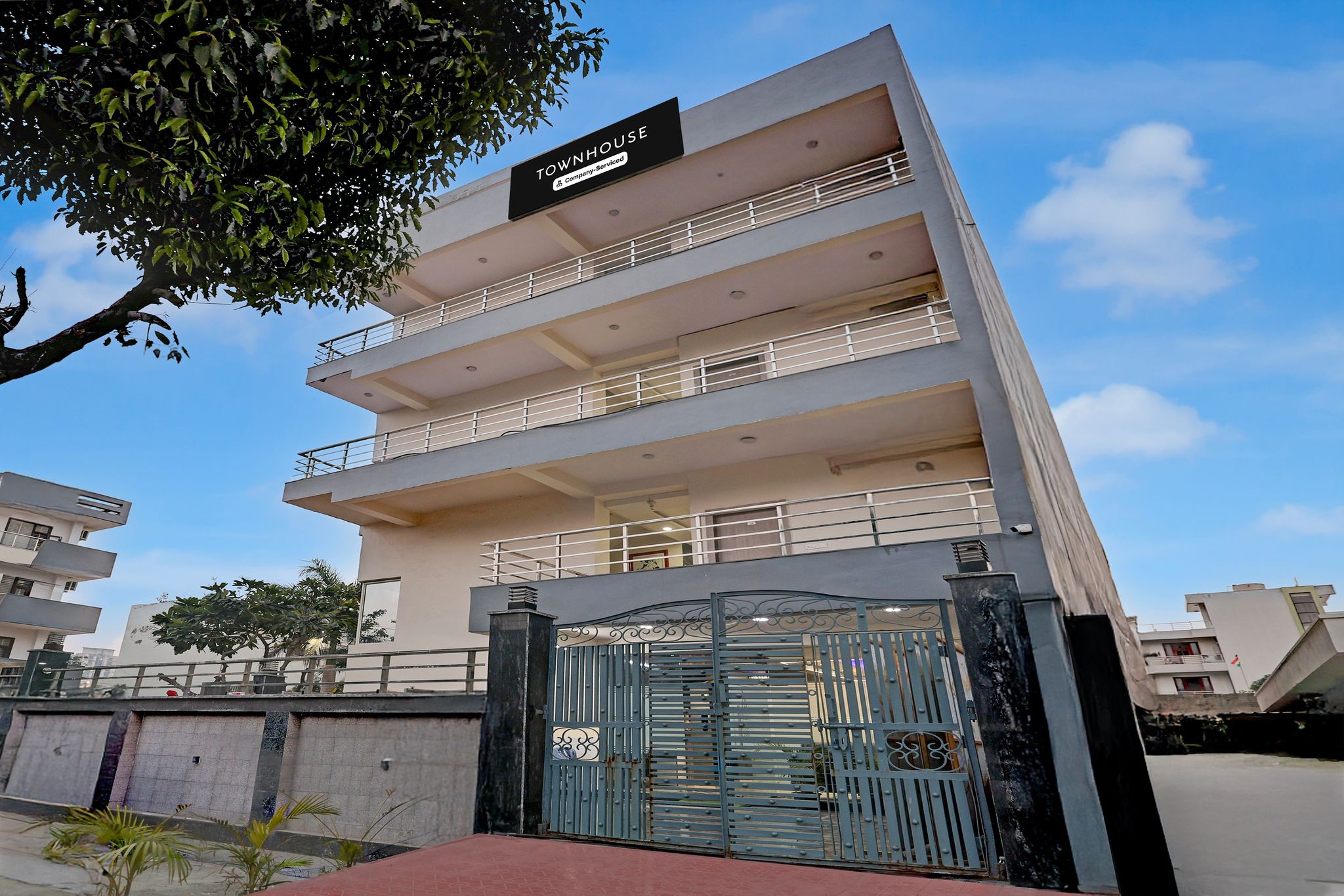 Townhouse Noida Sector 70 Formerly Palm Paradise