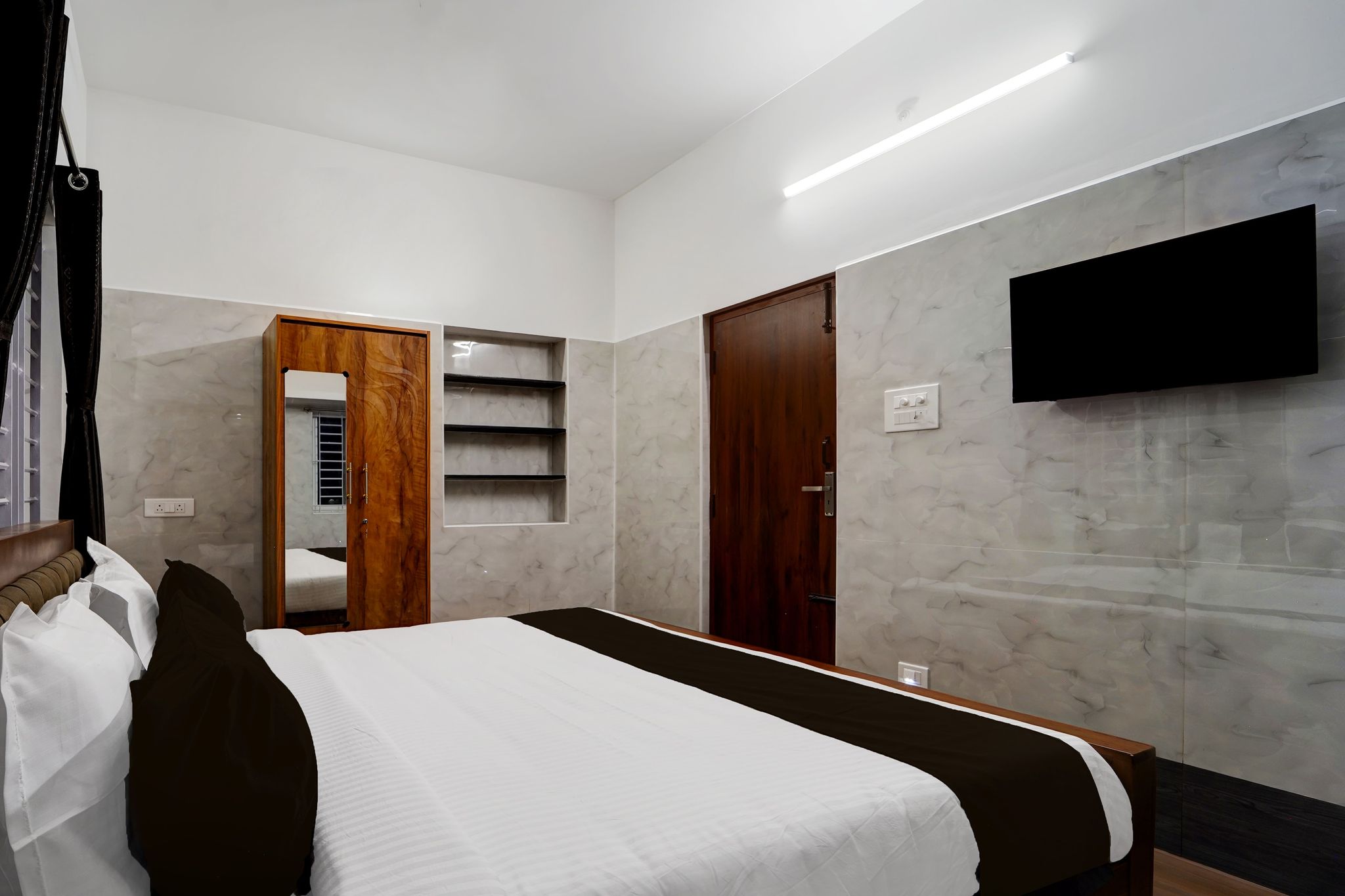 Super Townhouse Coimbatore International Airport Formerly MK Elegance Inn Suite 13
