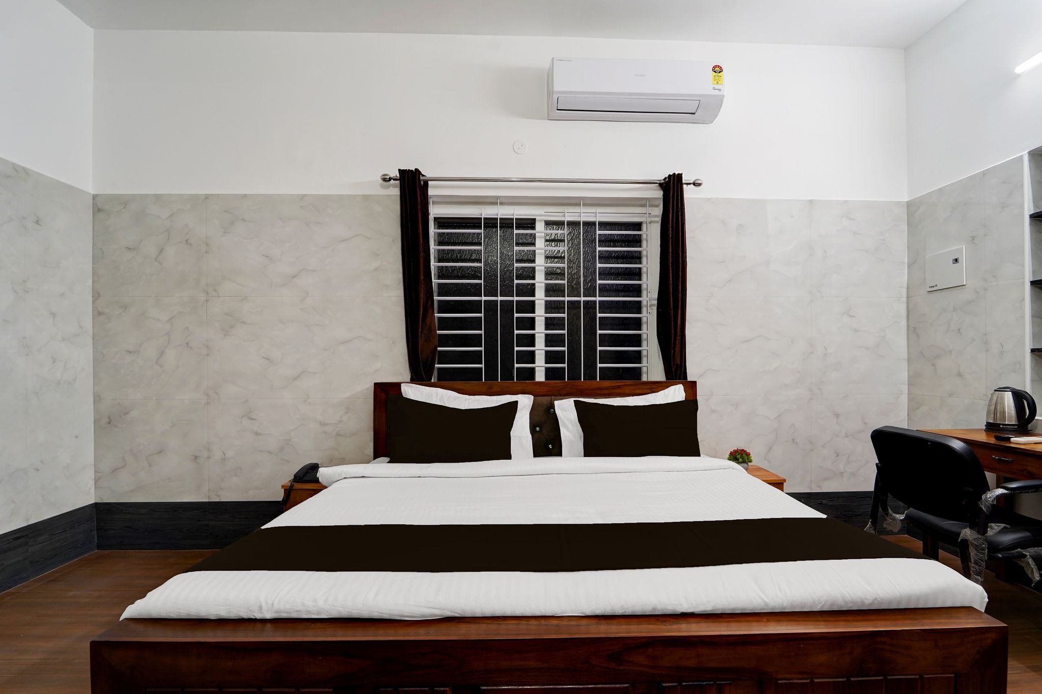 Super Townhouse Coimbatore International Airport Formerly MK Elegance Inn Suite 8