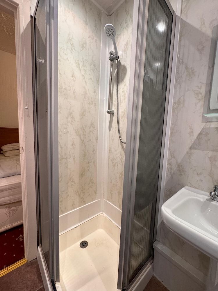 No 34 Vance Road Classic Twin Room 6