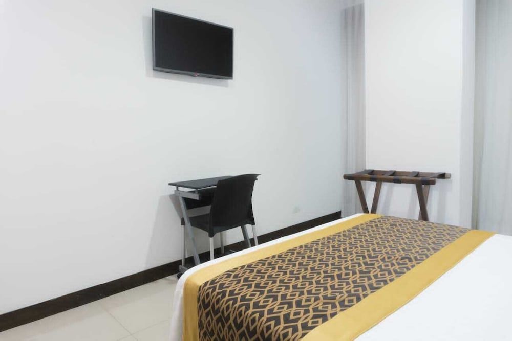 Hotel Cinco Monteria Basic Twin Room 3