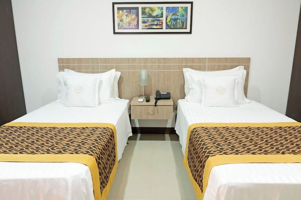 Hotel Cinco Monteria Basic Twin Room