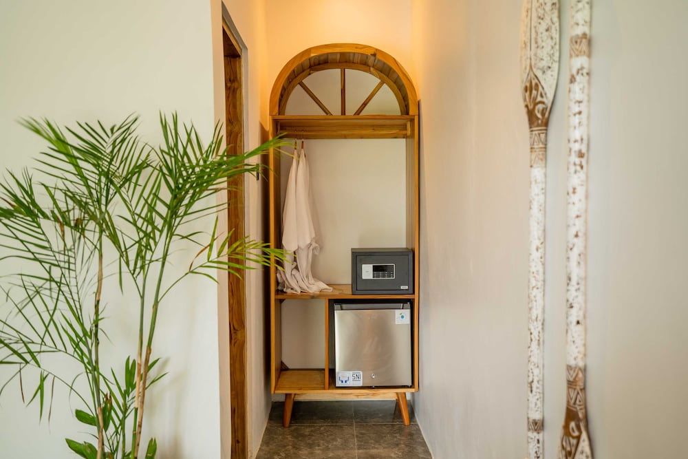 Penida Green Palm Cottage Superior Double Room, Pool View 11