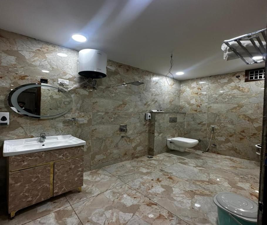 Minta Hotel & Banquet Deluxe Room 7