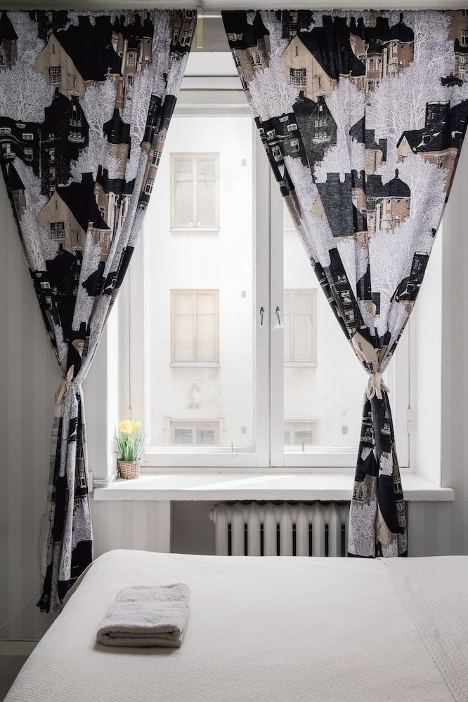 Cozy Studio Apt with Perfect Location Comfort Apartment, City View 9