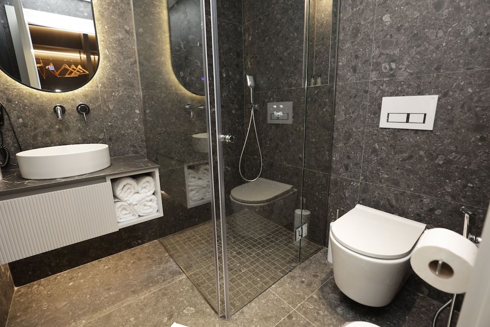 Gremmy Boutique Hotel Deluxe Double Room 18