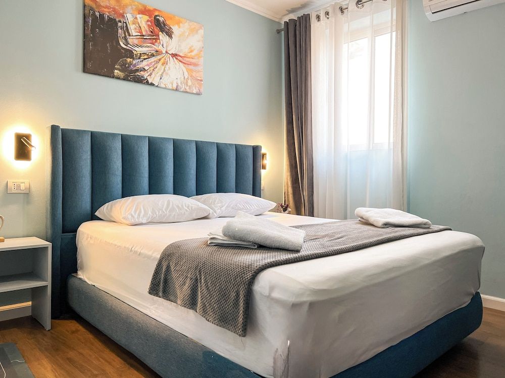 Hotel Tier Center Comfort Double Room, City View 9