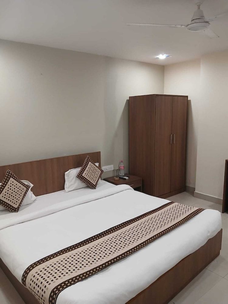 SAROVAR HILL HOTEL AND RESORT