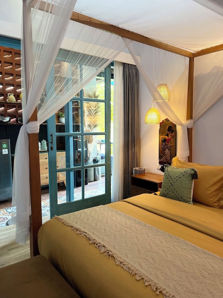 Omah Dingoto Villa, 6 Bedrooms 2