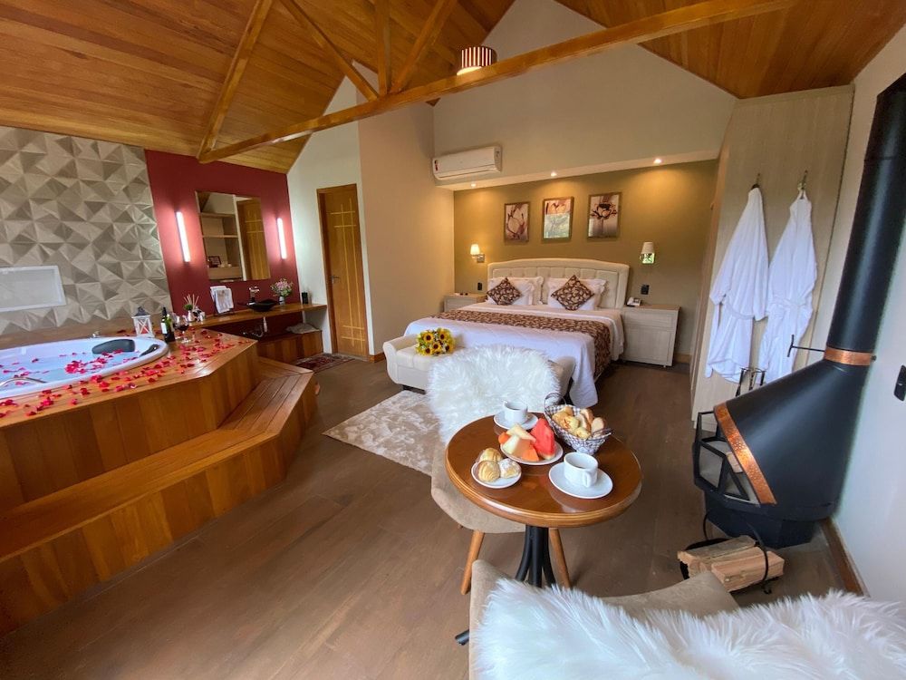 CHALÉS PRINCESA ISABEL Luxury Chalet, Private Pool, Mountain View 2