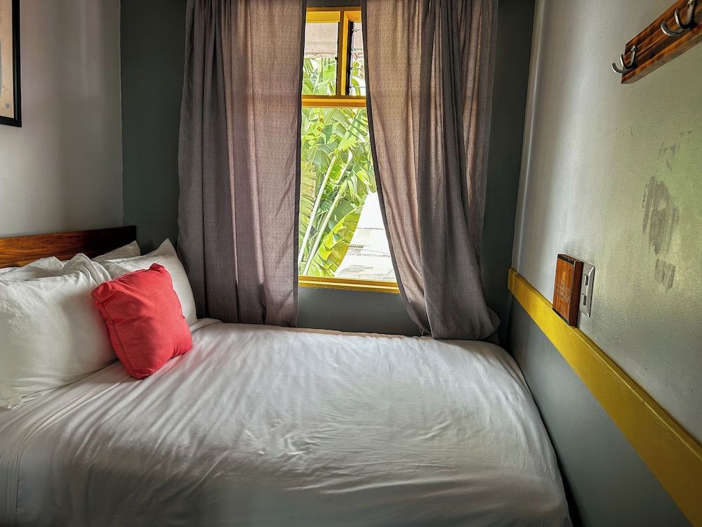 Viajero San José Hostel Basic Double Room, 1 Double Bed, Shared Bathroom