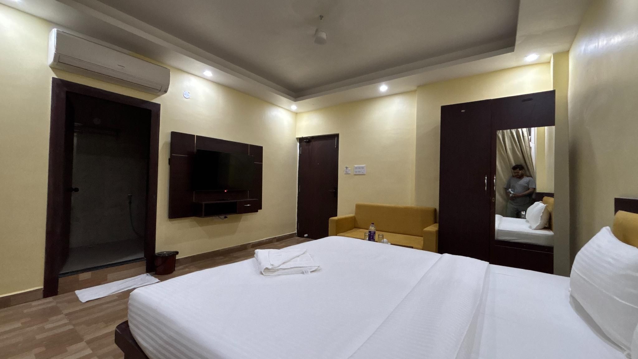 Hotel Shantam Regency Deluxe 3