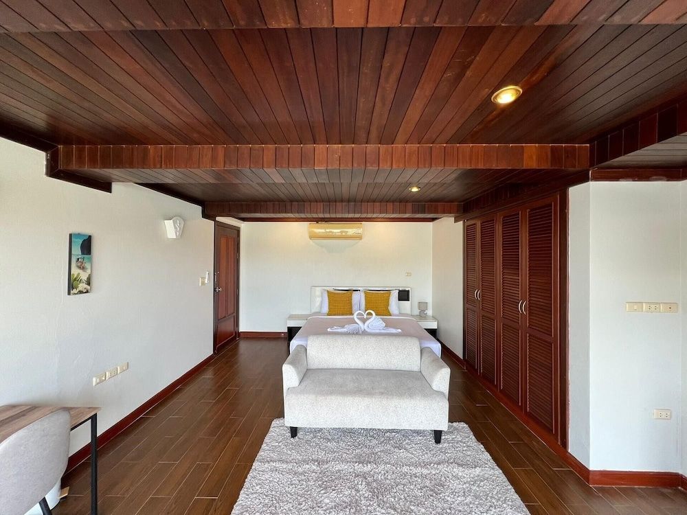 Jaokhun Bayview Kamala Phuket Villa, 3 Bedrooms, Balcony, Garden View 4