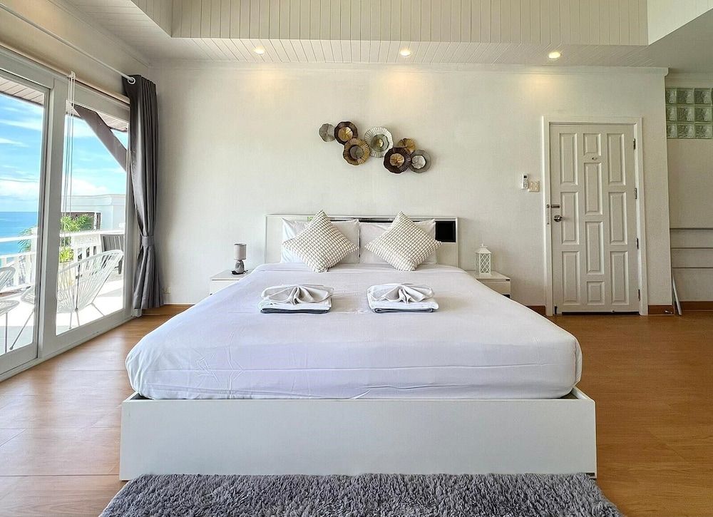 Jaokhun Bayview Kamala Phuket Villa, 3 Bedrooms, Balcony, Garden View 3