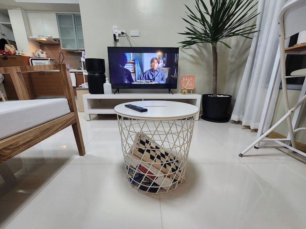 Cozy 1BR Condo in Mandaluyong City With City Skyline View Condo, 1 Bedroom, Accessible, Patio 63
