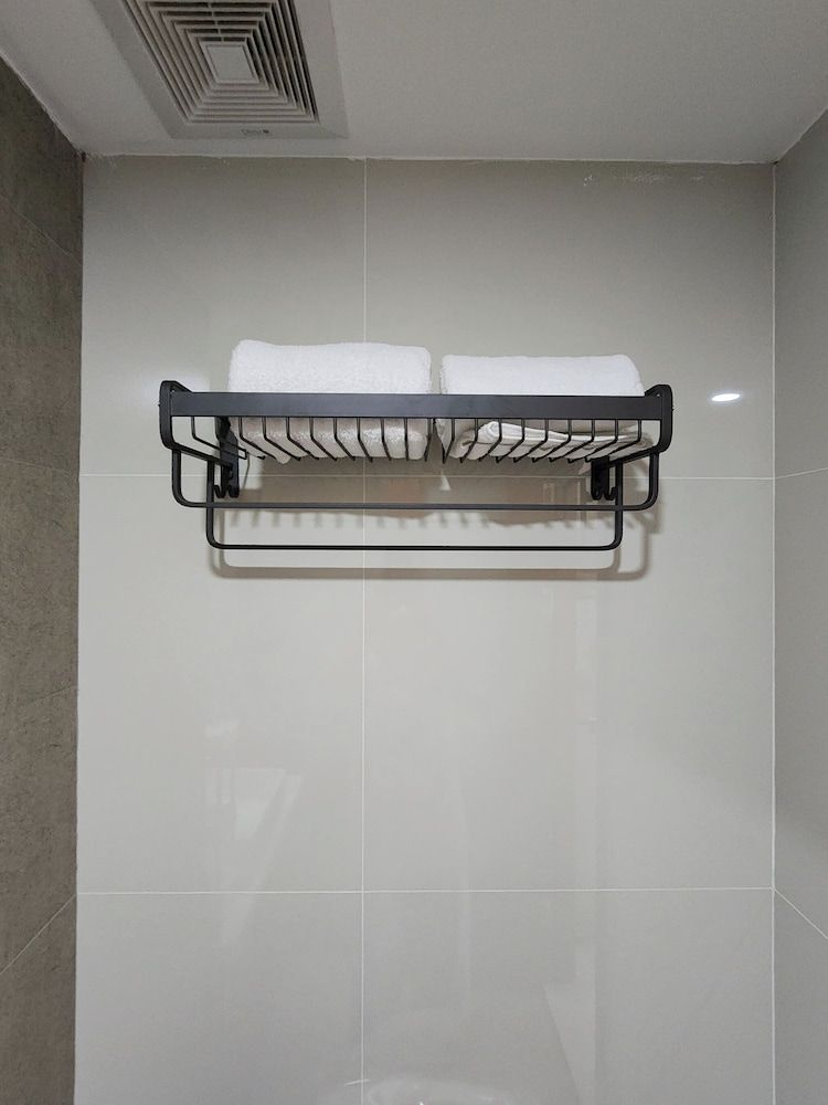 Cozy 1BR Condo in Mandaluyong City With City Skyline View Condo, 1 Bedroom, Accessible, Patio 47