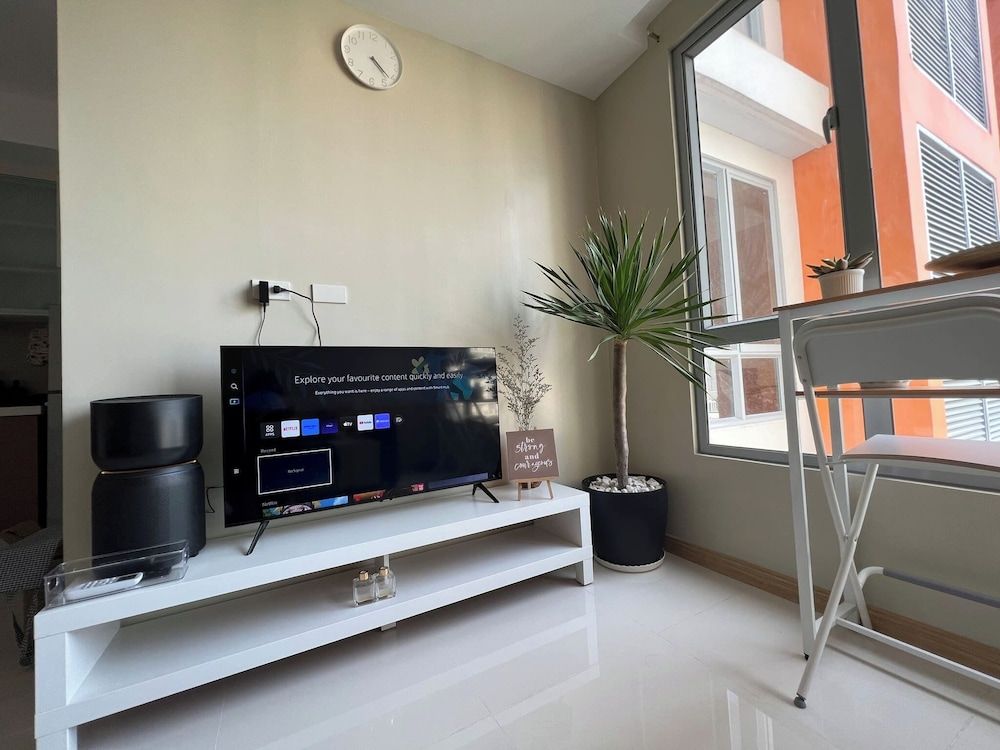 Cozy 1BR Condo in Mandaluyong City With City Skyline View Condo, 1 Bedroom, Accessible, Patio 56
