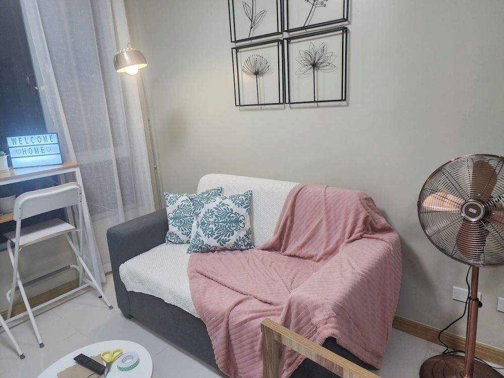 Cozy 1BR Condo in Mandaluyong City With City Skyline View Condo, 1 Bedroom, Accessible, Patio