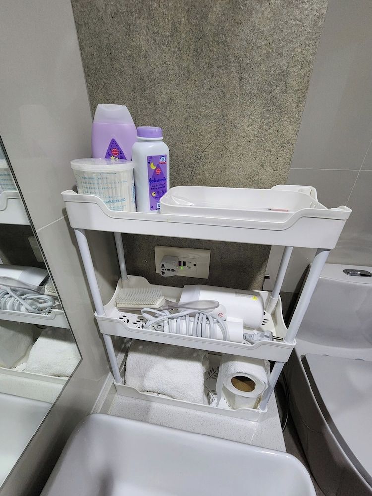 Cozy 1BR Condo in Mandaluyong City With City Skyline View Condo, 1 Bedroom, Accessible, Patio 37