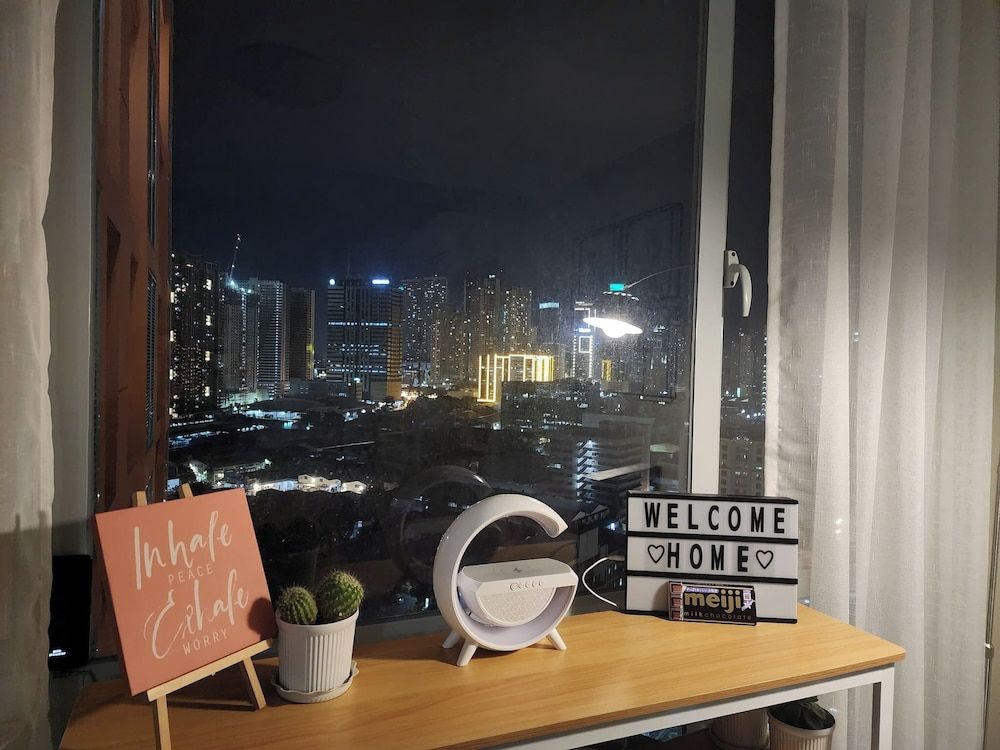 Cozy 1BR Condo in Mandaluyong City With City Skyline View Condo, 1 Bedroom, Accessible, Patio 71