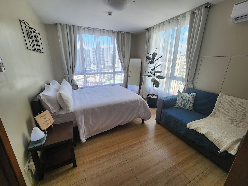 Cozy 1BR Condo in Mandaluyong City With City Skyline View Condo, 1 Bedroom, Accessible, Patio 19