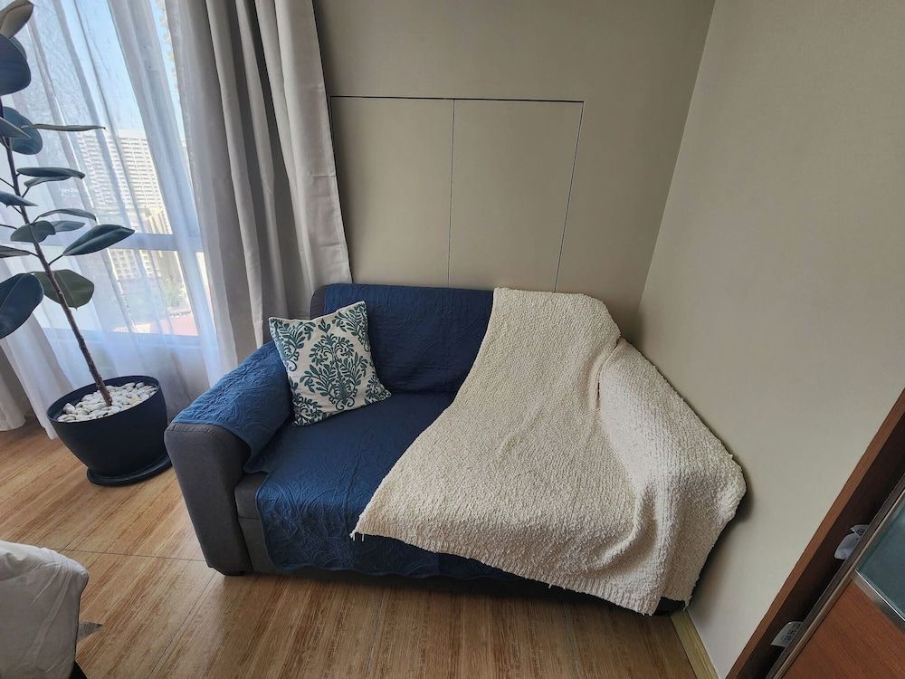 Cozy 1BR Condo in Mandaluyong City With City Skyline View Condo, 1 Bedroom, Accessible, Patio 52