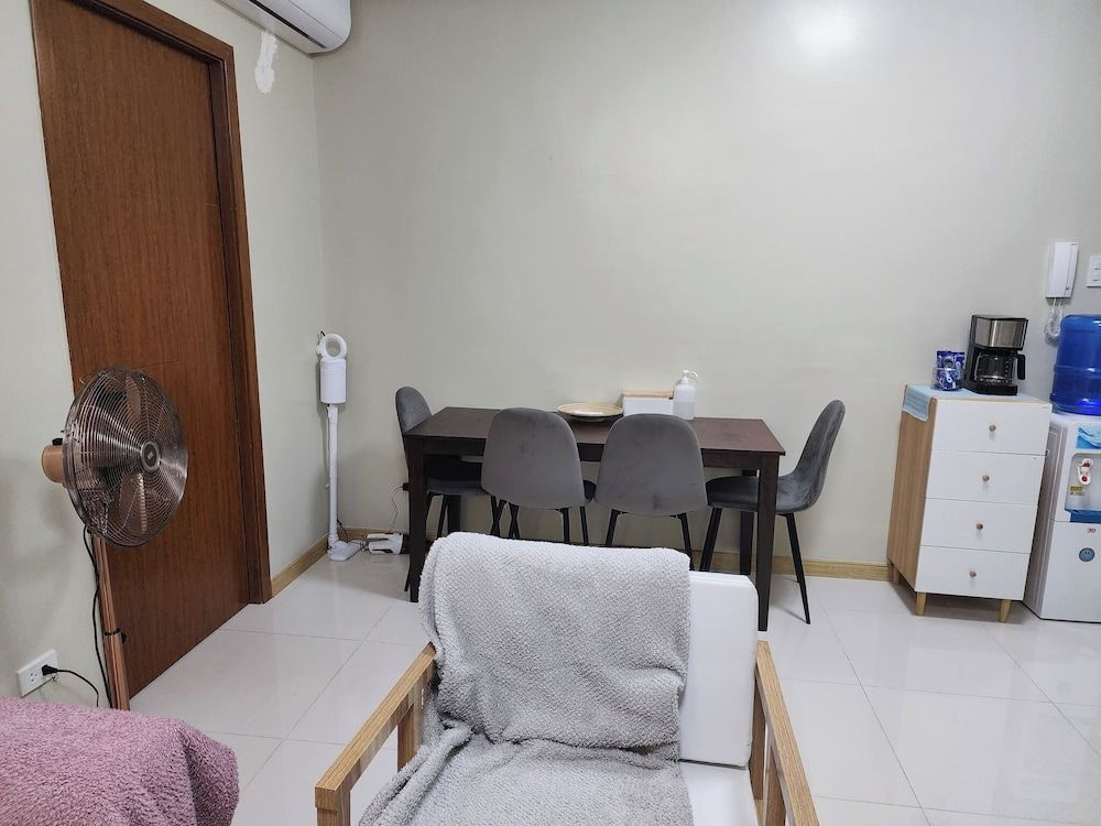 Cozy 1BR Condo in Mandaluyong City With City Skyline View Condo, 1 Bedroom, Accessible, Patio 66