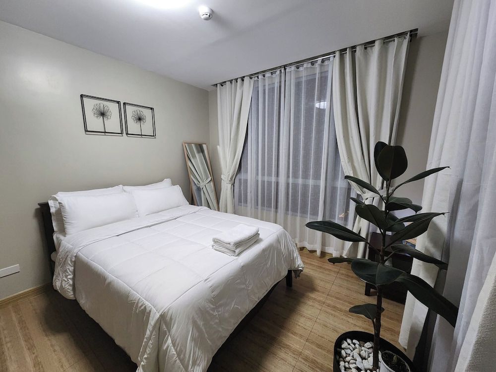 Cozy 1BR Condo in Mandaluyong City With City Skyline View Condo, 1 Bedroom, Accessible, Patio 6